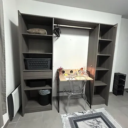 Privee Chez Habitant A Проживание в семье *